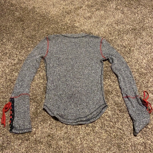 Free people long sleeve with tire size small - Picture 4 of 4